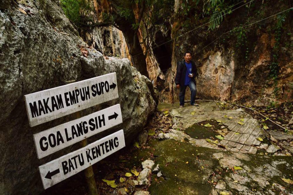 9 Potret Wisata Bukit Surowiti Gresik, Padukan Religi dan Alam 