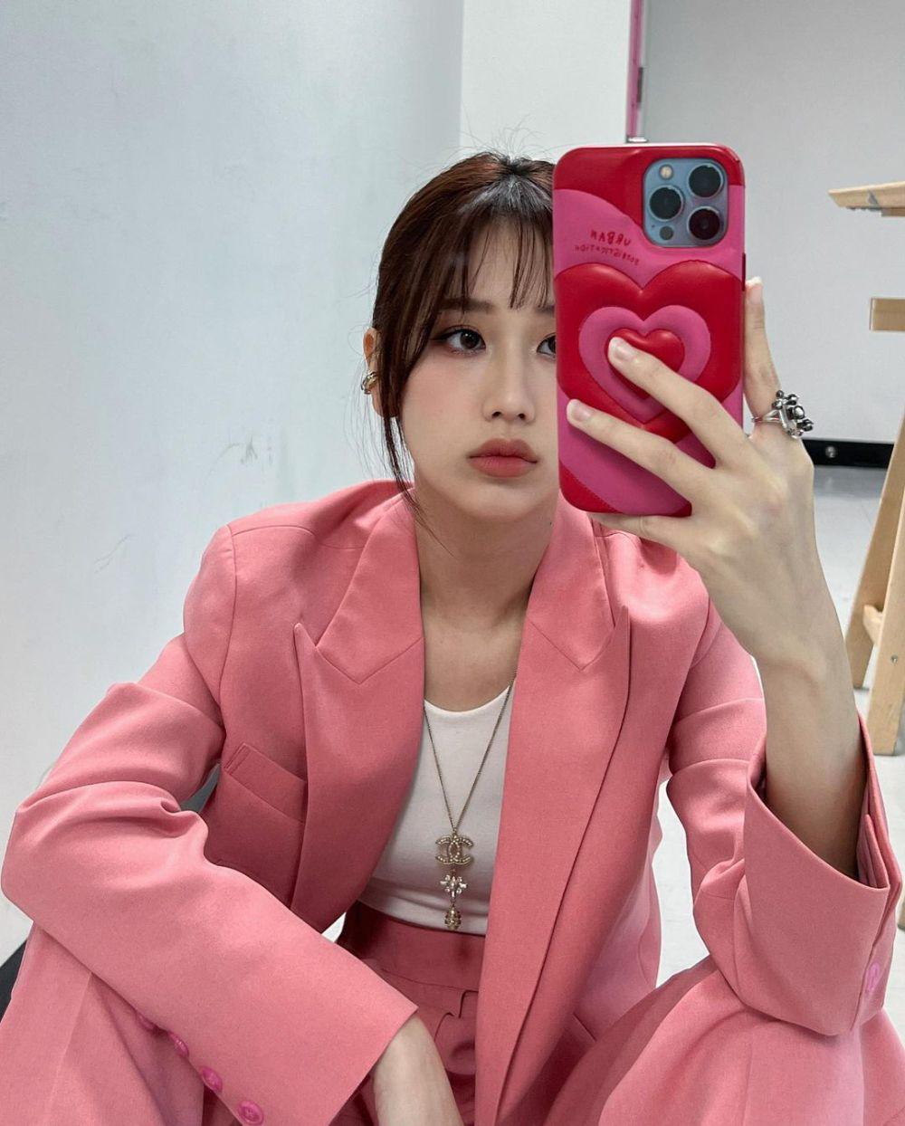 10 Ide OOTD Nuansa Pink ala Jane Ramida, Manis dan Girly Abis!