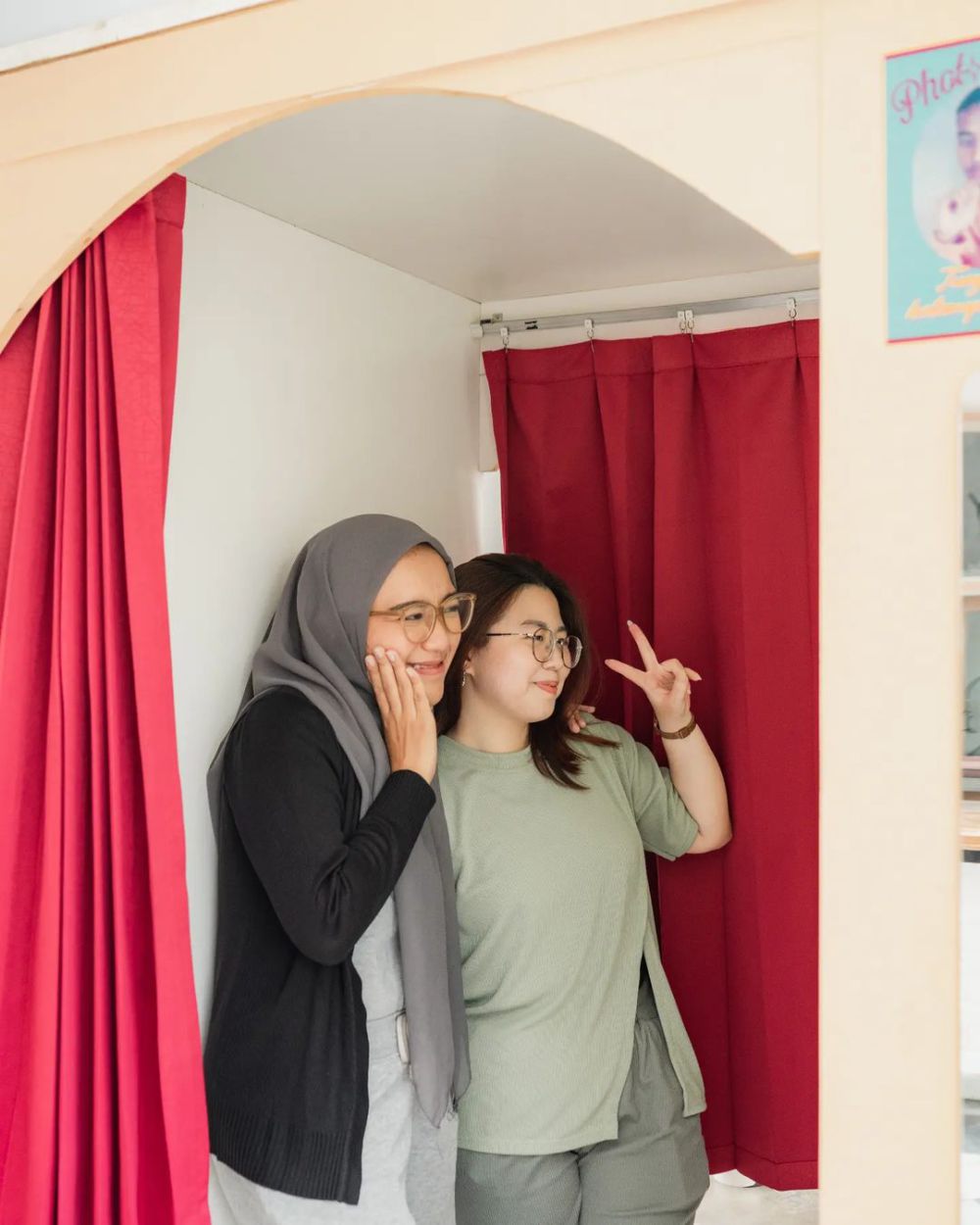 6 Rekomendasi Kafe Photobox di Surabaya, Nongkrong Makin Seru