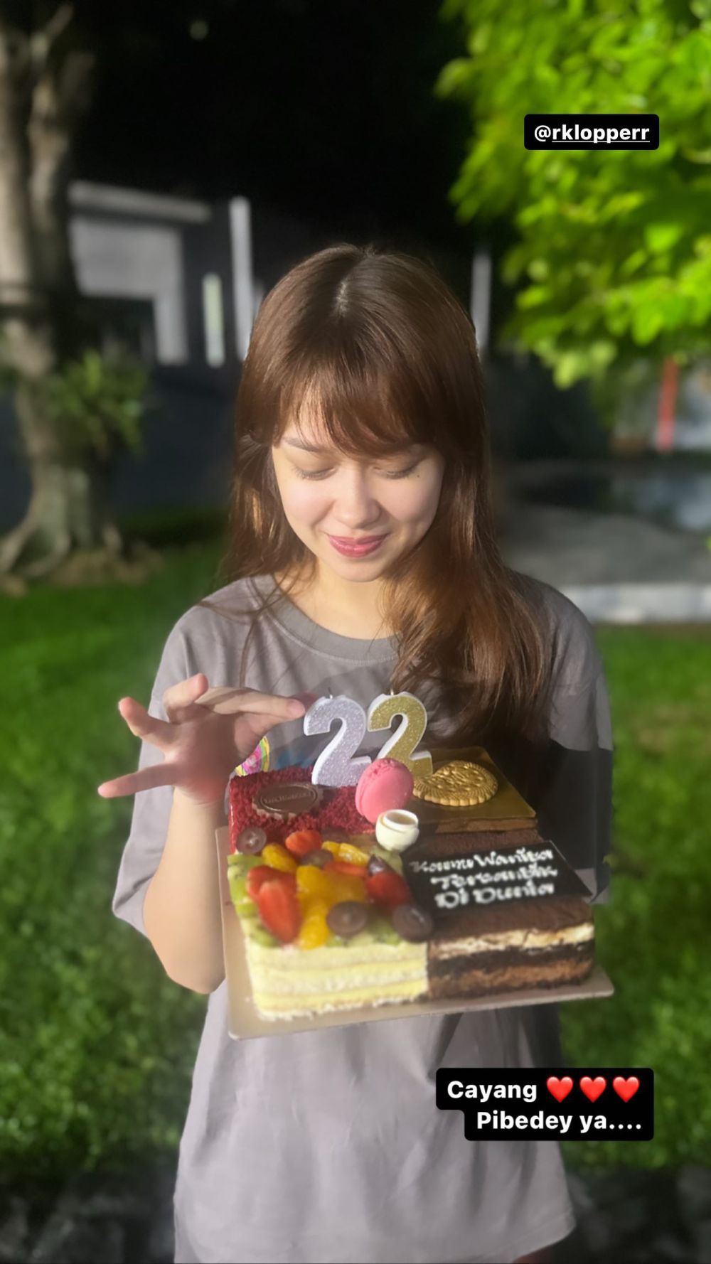 7 Potret Ulang Tahun Ke-22 Rebecca Klopper, Dapat Kejutan