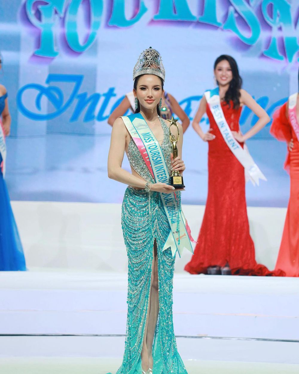 para pemenang miss tourism international