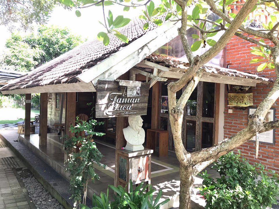 4 Kafe Perpustakaan di Denpasar, Cocok Buat Pencinta Buku