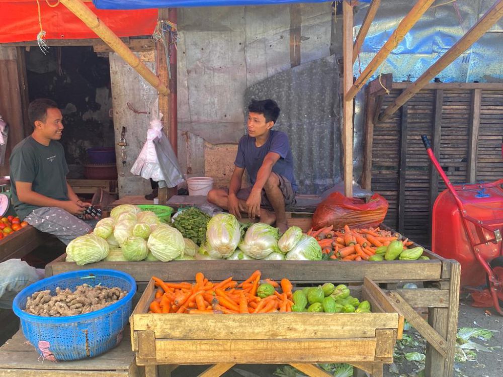 Harga Kebutuhan Pokok di Pasar Terong Makassar Naik Signifikan