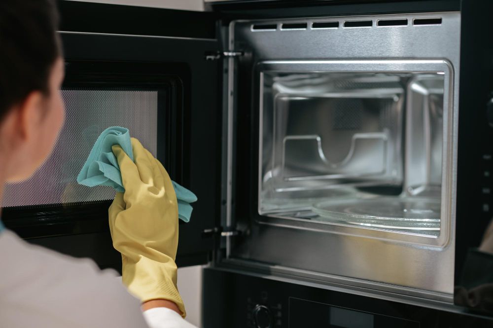 Cara Membersihkan Oven dengan Baking Soda, Ternyata Gak Ribet!