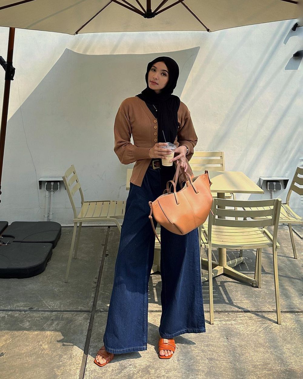 7 Outfit Denim ala Selebgram Fita Wulansari, Kekinian dan Stylish!