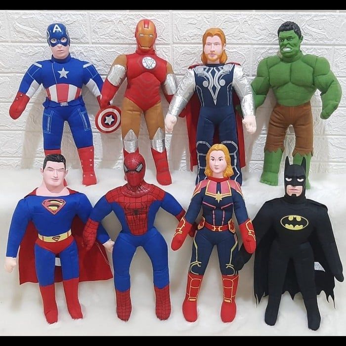 7 Potret Mainan Superhero KW Ini Tampilannya Bikin Ngakak