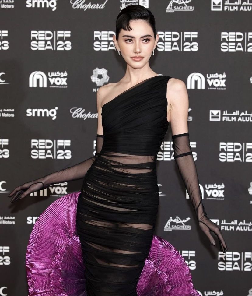 7 Potret Davika Hoorne di Acara Red Sea Film Festival 2023