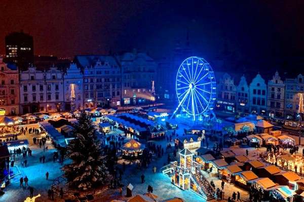 5 Pasar Natal Terpopuler di Praha-Ceko, Suasananya Semarak