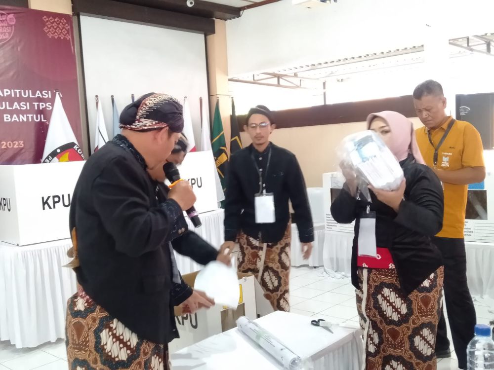 PT Muhammadiyah dan Aisyiyah Terjunkan Ribuan Mahasiswa Awasi TPS