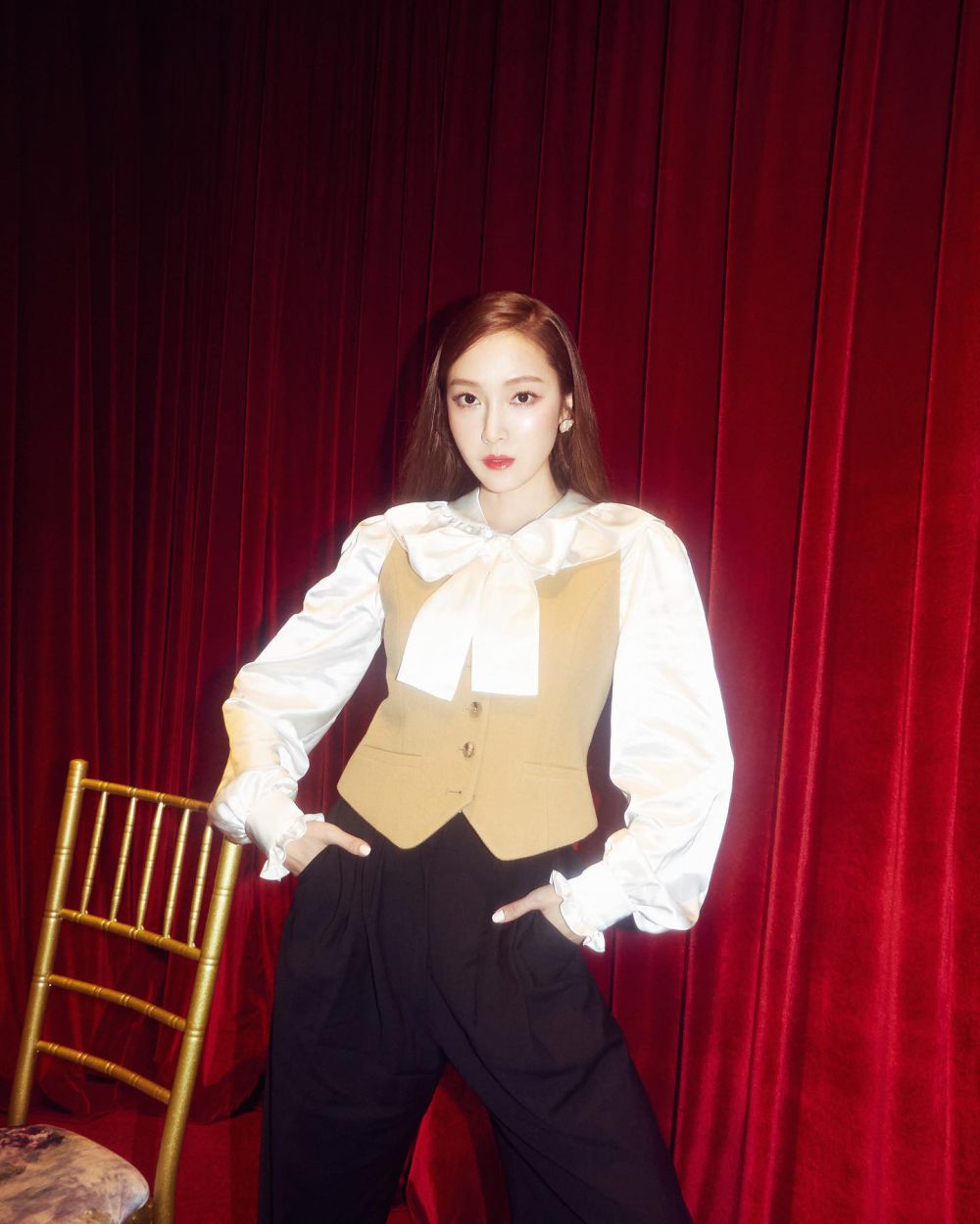 9 Ide Outfit Retro untuk Pesta Malam Tahun Baru ala Jessica Jung