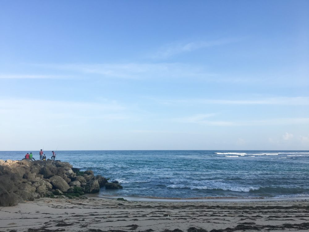 Tiket Masuk Pantai Sawangan, Hidden Gem Sepi di Nusa Dua