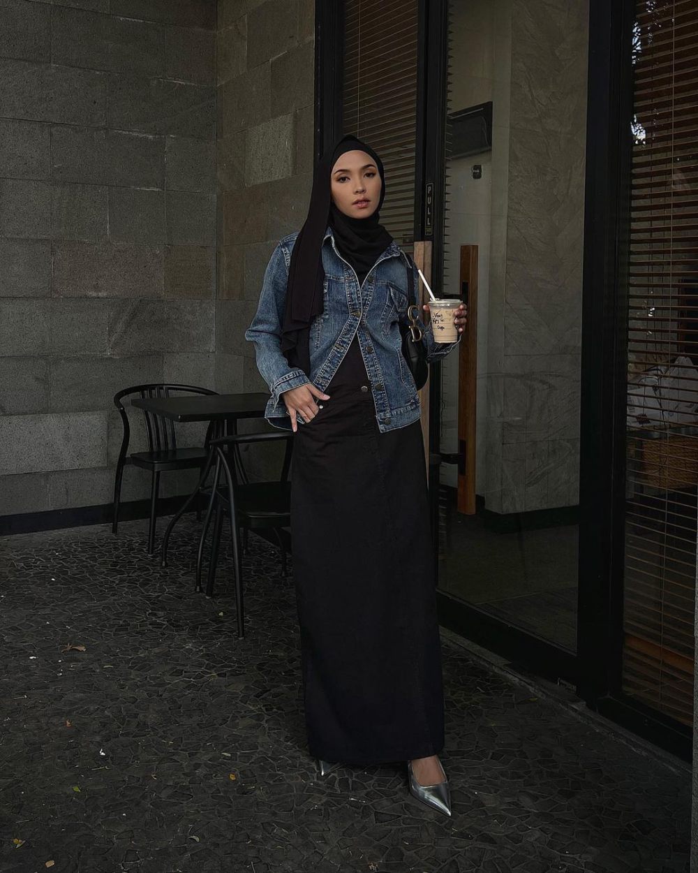 7 Outfit Denim ala Selebgram Fita Wulansari, Kekinian dan Stylish!