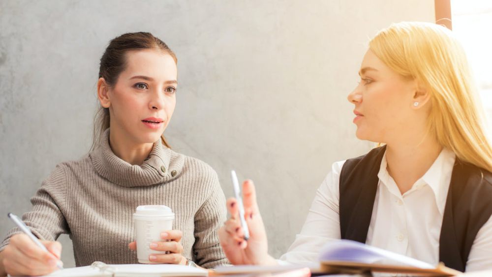 6 Cara Mengatur Emosi saat Mendapat Kritikan Tajam dari Rekan Kerja