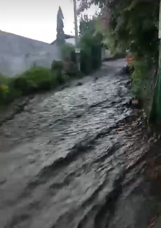 Sungai Meluap, Kota Batu Diterjang Banjir Bandang