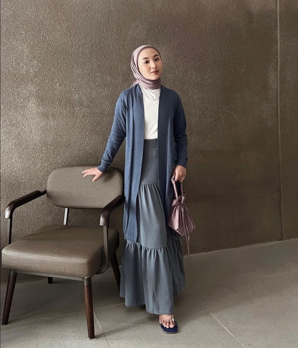 9 Style Layering Outfit ala Thafanya Sabila, untuk Hangout Awal Tahun