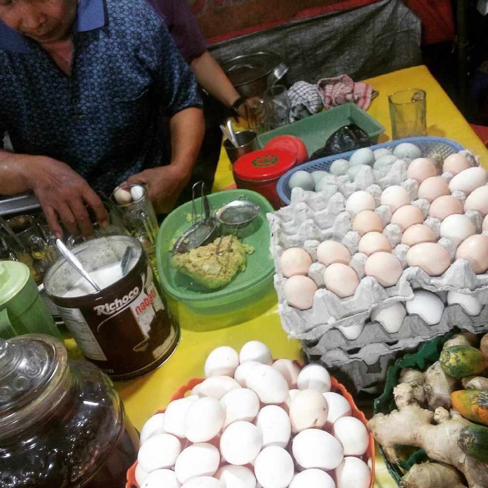 6 Rekomendasi Kedai Minuman Hangat di Surabaya, Ada STMJ
