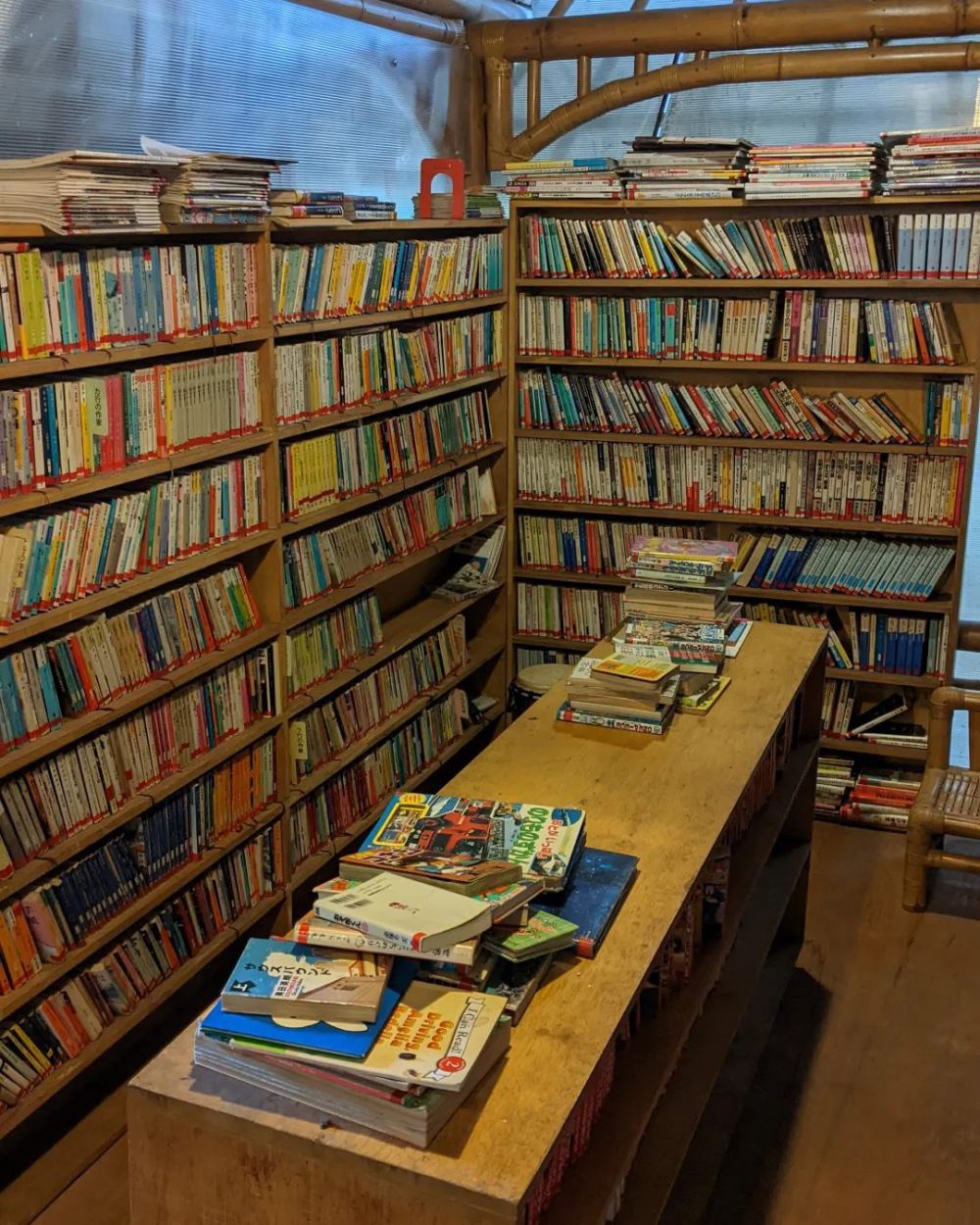 4 Kafe Perpustakaan di Ubud, Ada Koleksi Novel Jepang