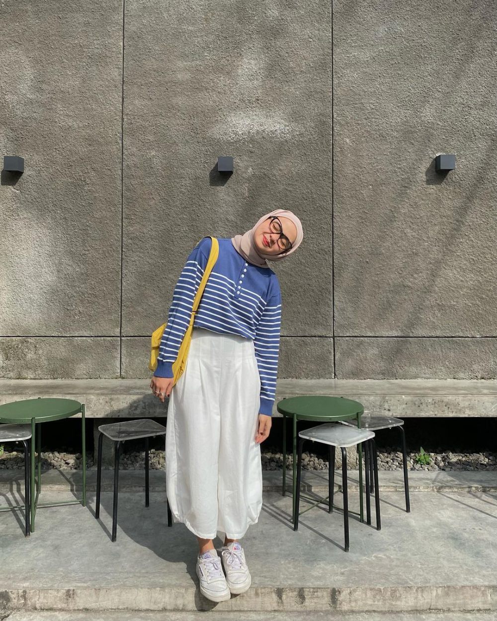 9 Ide OOTD Cewek Kue ala Maryam Nurul, Colorful!