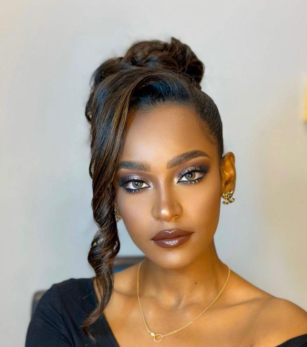 7 Potret Tasabeh Diab Miss Global Sudan 2023, Stylish Abis!