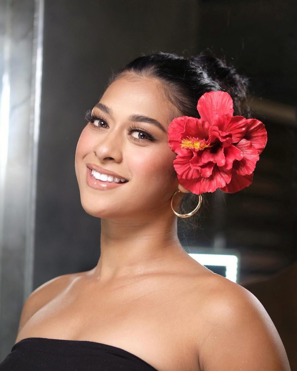 7 Potret Haylanni Kuruppu Miss Global Samoa 2023, Sweet!