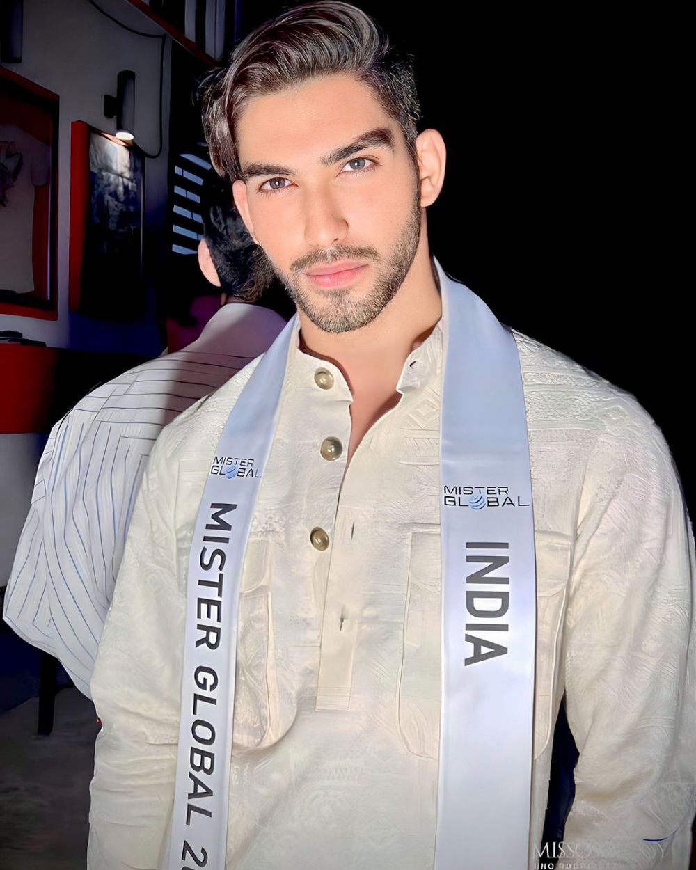 Potret Jason Bretfelean Juara Mister Global 2023 Asal India