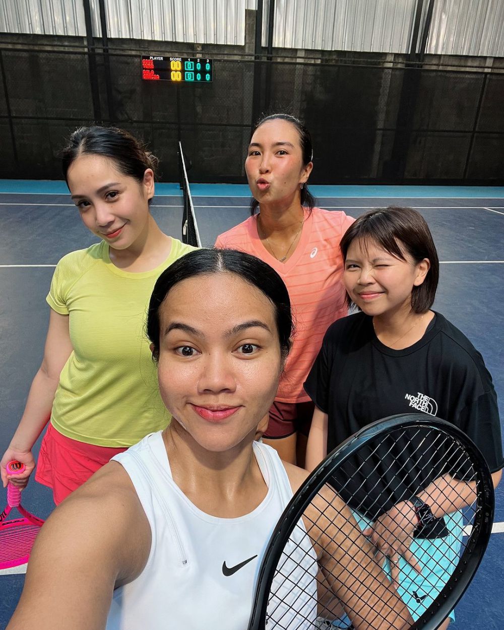 7 Potret Yura Yunita Dan Nagita Slavina Latihan Tenis