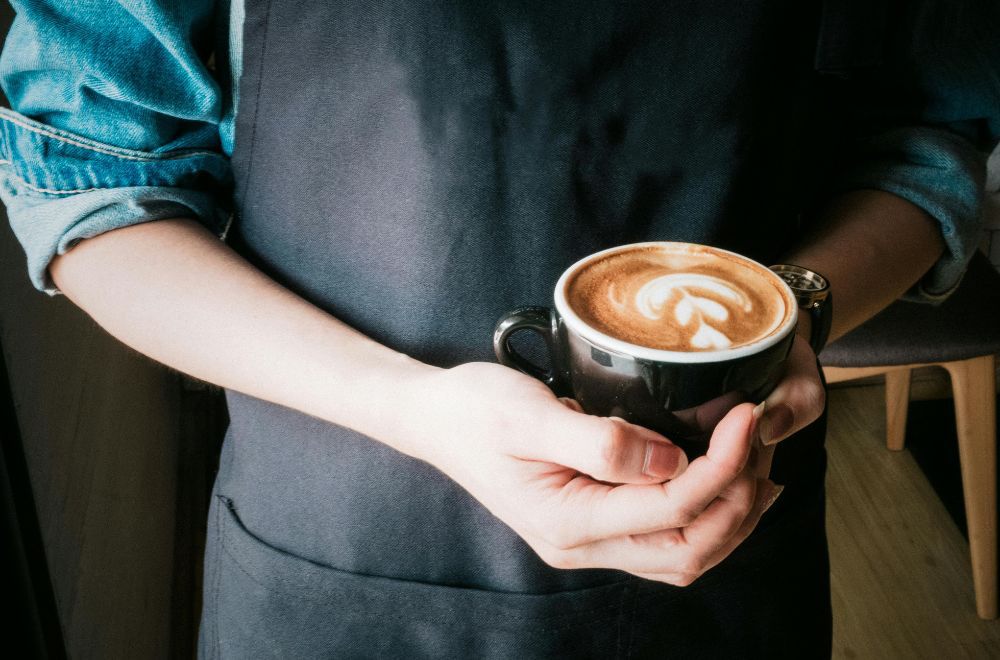 5 Hal yang Tidak Boleh Kamu Lakukan saat di Kafe dan Kedai Kopi