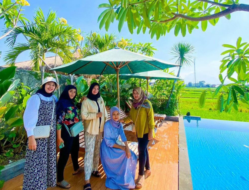 8 Info Candramaya Pool & Resort Klaten, Sensasi Berenang Bak di Bali