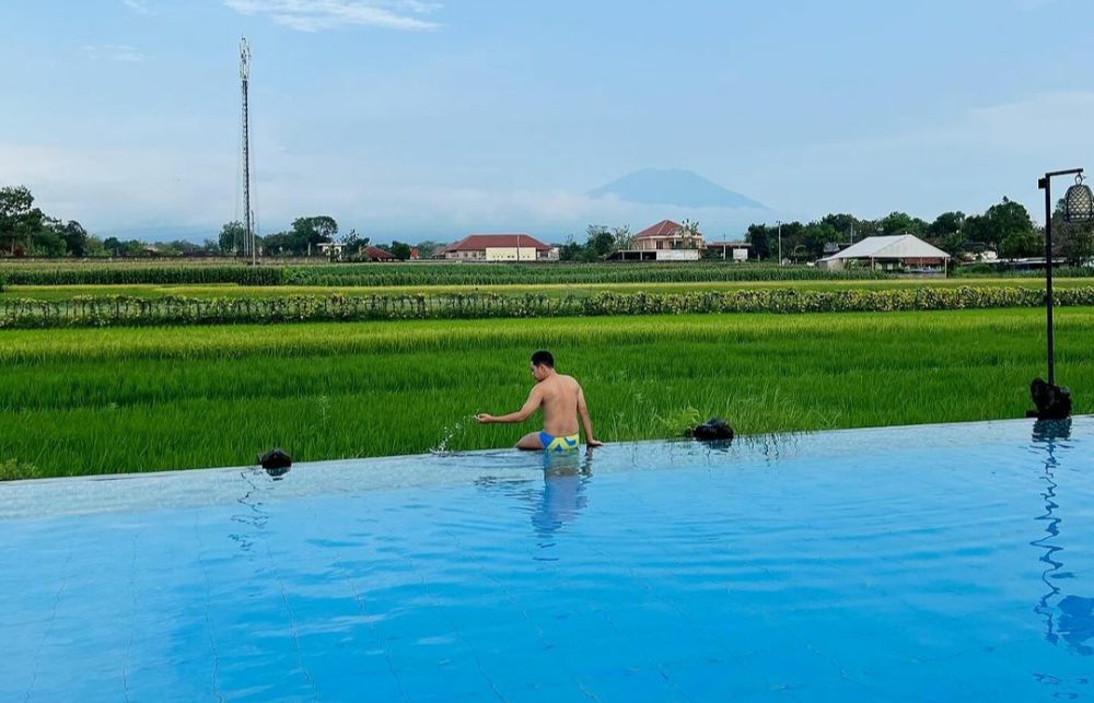 8 Info Candramaya Pool & Resort Klaten, Sensasi Berenang Bak di Bali