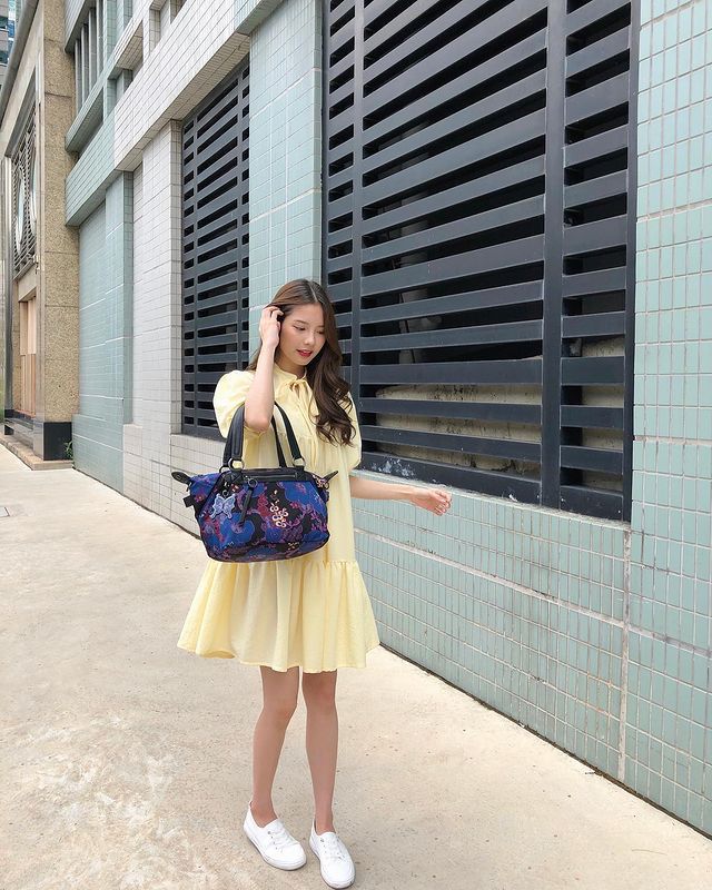 9 Inspirasi Outfit Nuansa Kuning ala Ice Chawanya, Super Chic!