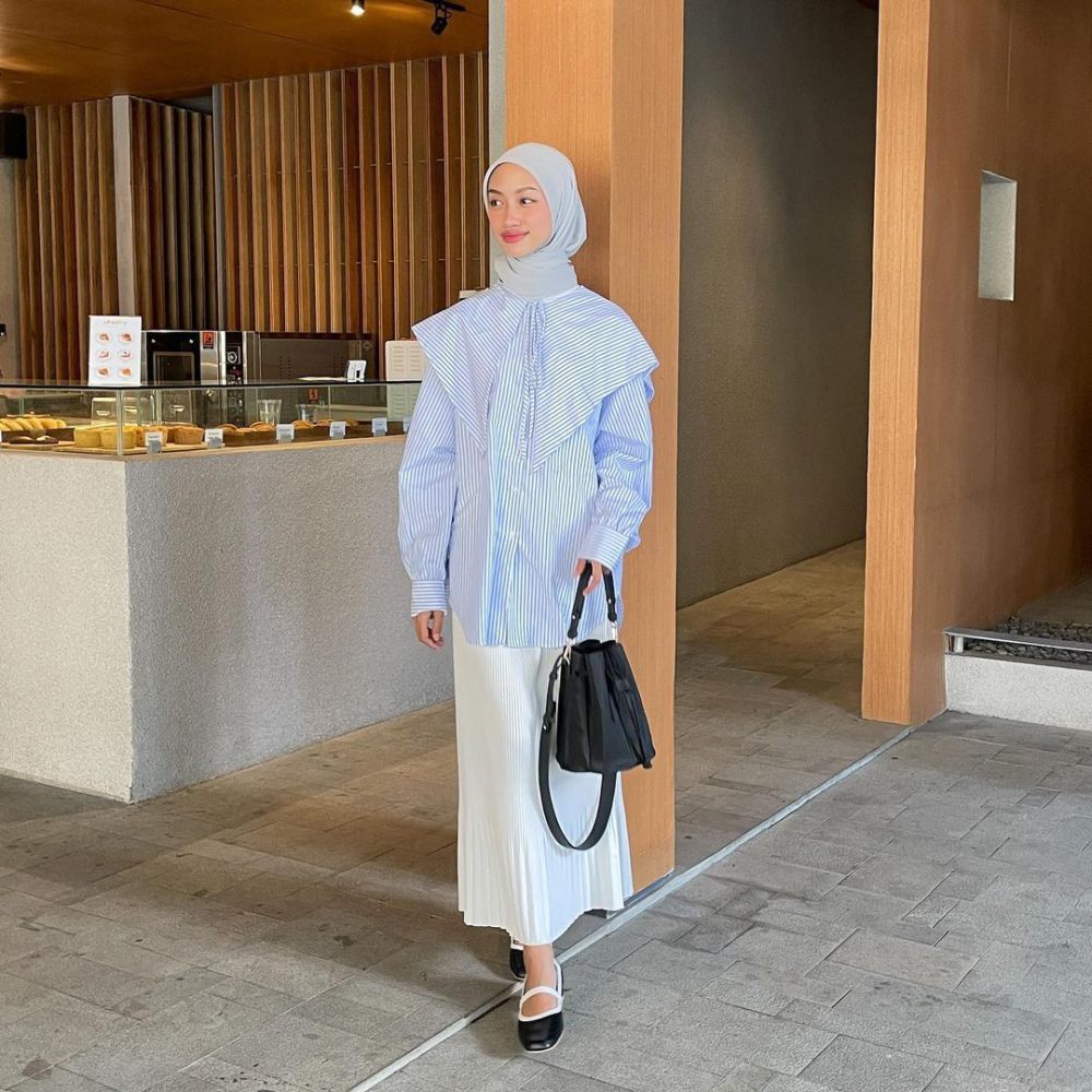 9 Ide Hangout Hijab dengan Bottom Putih ala Kana Zahra, Inspiring!