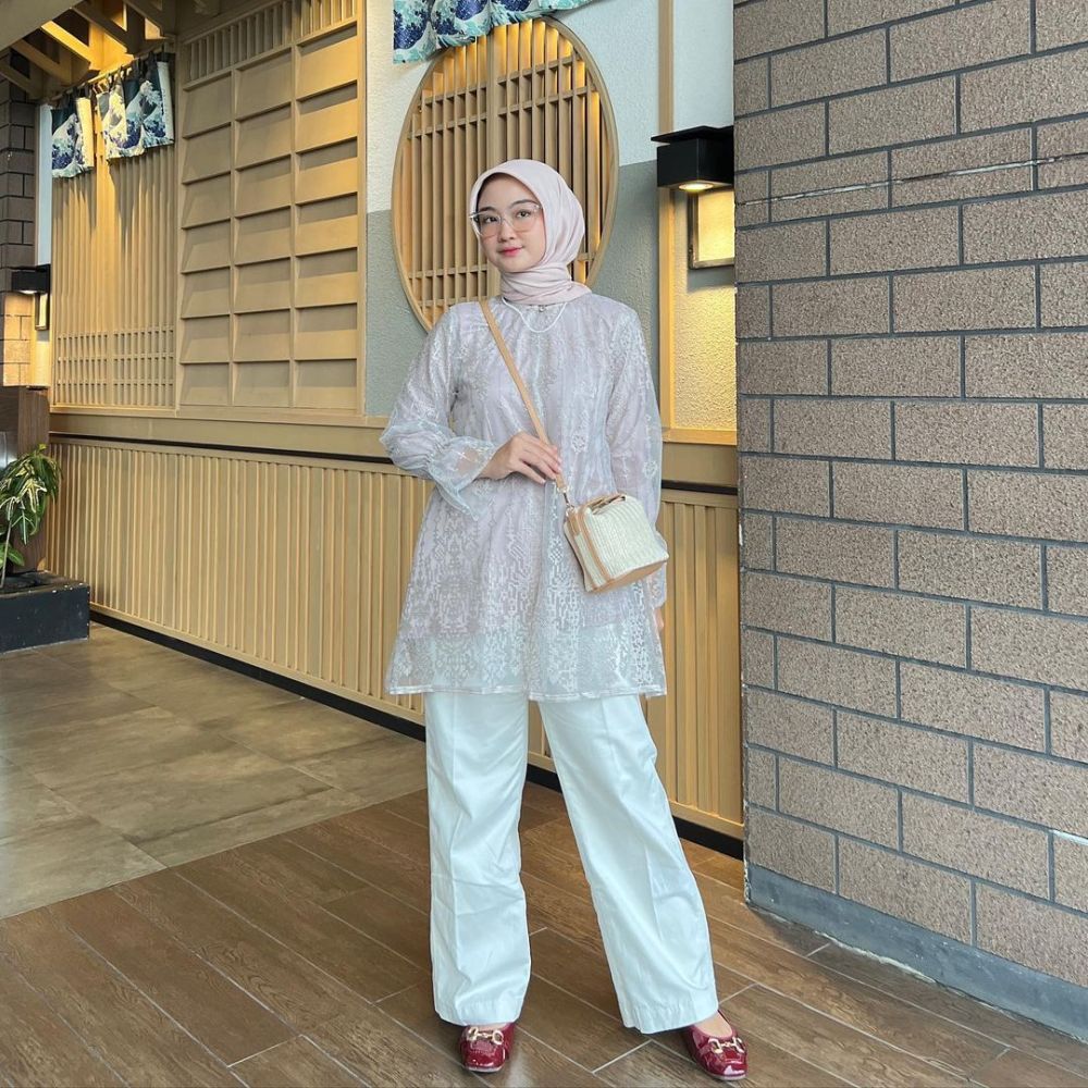 Styling Outfit Kondangan Dengan Celana Ala Influencer Hijab