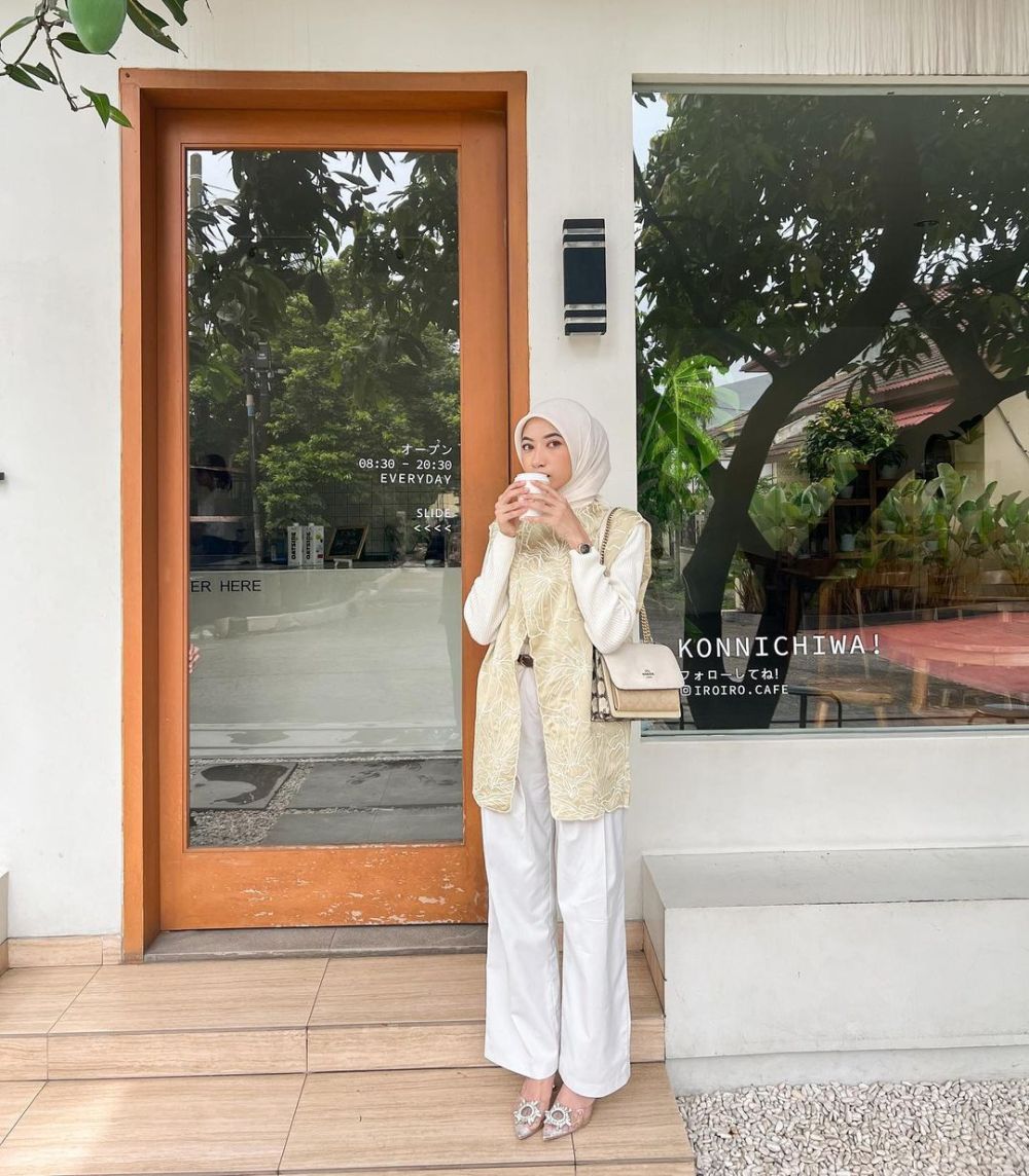 Styling Outfit Kondangan Dengan Celana Ala Influencer Hijab