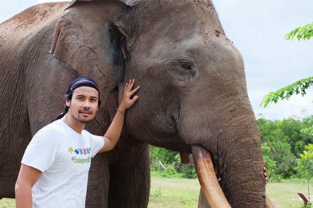 Datangi Polda Riau, Chicco Jerikho Minta Kematian Gajah Rahman Diusut