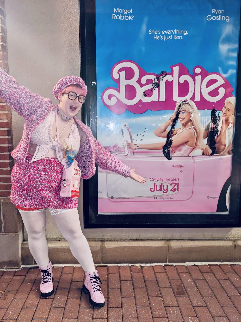 9 Potret Rajutan Tangan Bertema Barbie, Serba Pink!