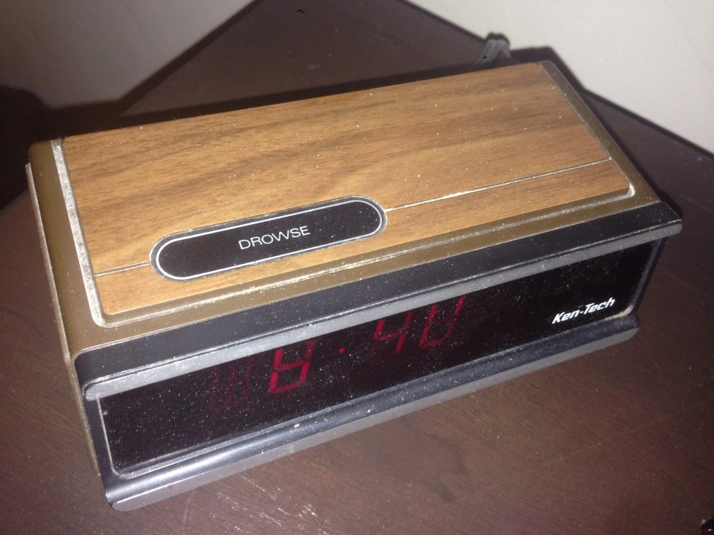10 Jam Alarm Unik yang Kamu Gak Nyangka Bakal Melihatnya!