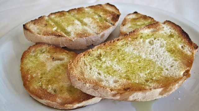 Resep Garlic Bread yang Bikin Ngiler, Cocok Jadi Menu Sarapan
