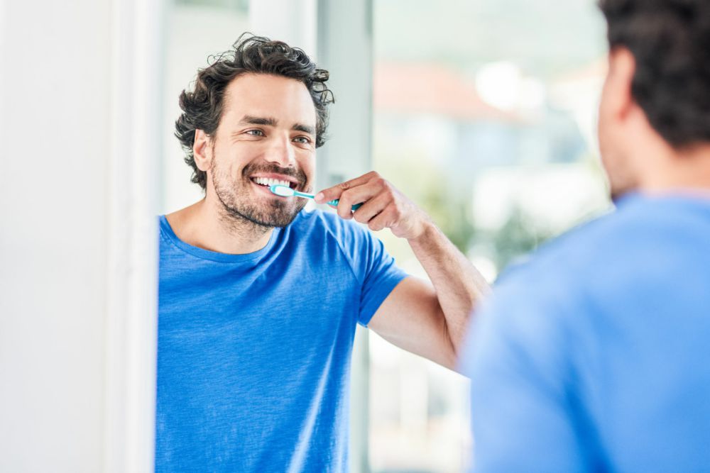 5 Tips Menampilkan Senyum yang Indah untuk Pria, Lebih Memikat! 