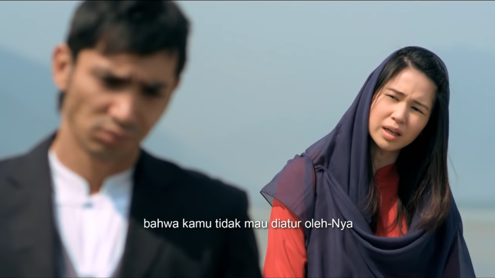 10 Karakter Unik Laura Basuki di Film dan Series Indonesia