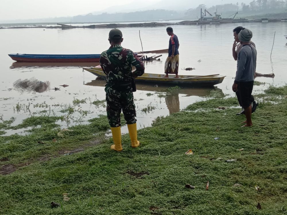 Mayat Tanpa Identitas Ditemukan Mengambang di Sungai Brantas Malang