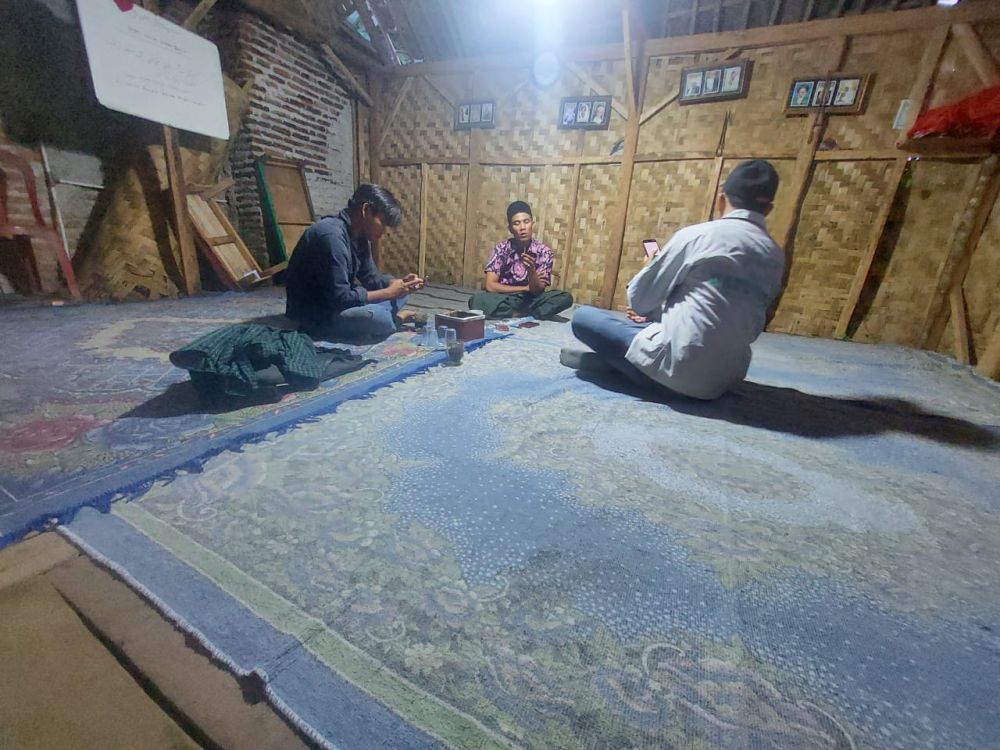 Kisah Haru Pedagang Cilok di Serang Rela Mengajar Ngaji di Gubuk