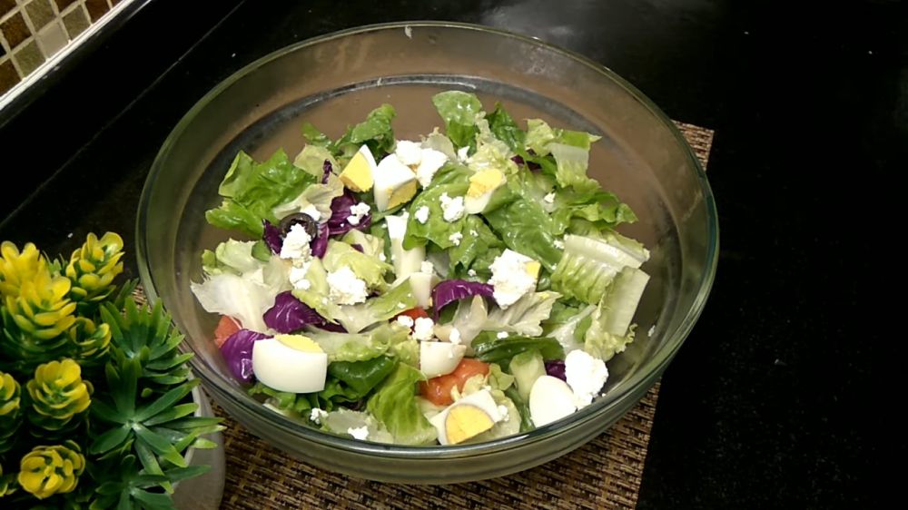 5 Resep Mudah Salad Sayuran Segar, Alternatif Menu Selingan Sehat