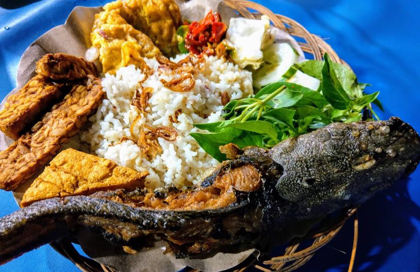 6 Rekomendasi Tempat Makan Nasi Uduk di Jogja, Gurihnya Nagih