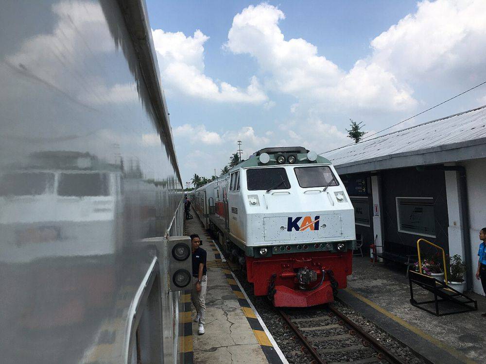 KA Pandalungan Kereta Api Eksekutif Jakarta - Jember