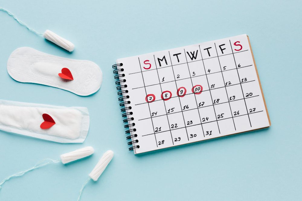 Можно ли забеременеть на 8. Календарь для ведения менструационного цикла. Менструальный календарик. Календарик для месячных. Календарь для отмечания месячных.