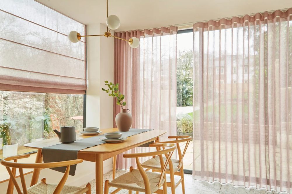 13 Ide Dekorasi Tirai Sesuai Tipe Ruangan dalam Rumah, Estetik