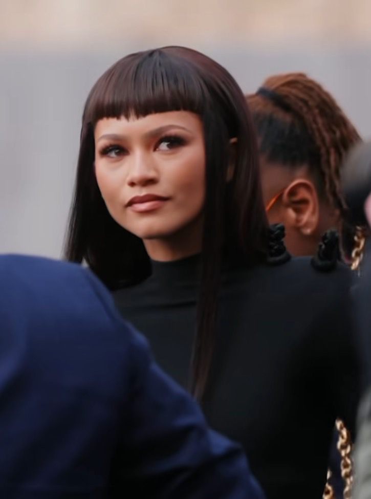 7 Potret Zendaya di Paris Fashion Week 2024, Bikin Pangling!