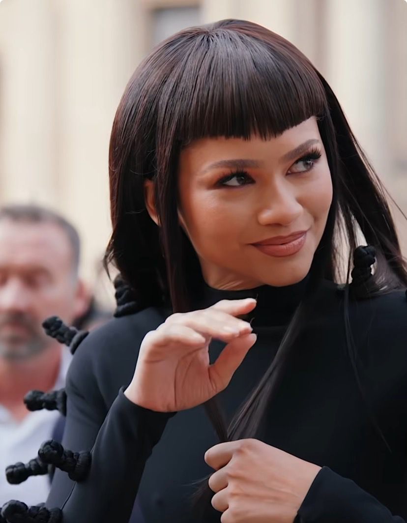 7 Potret Zendaya di Paris Fashion Week 2025, Bikin Pangling!