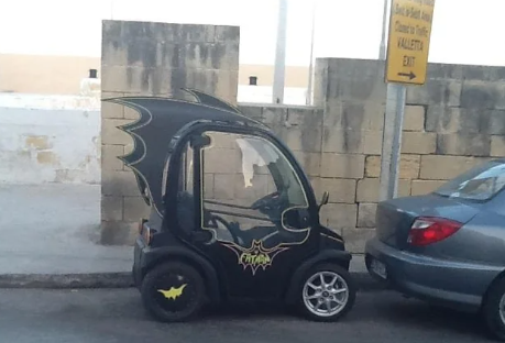 8 Potret Kocak Mobil Hasil Modifikasi Bertema Batman