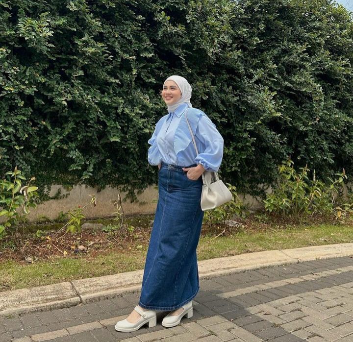 9 Ide Mix and Match Hijab Skirt ala Kesha Ratuliu, Mama Muda Kalem!